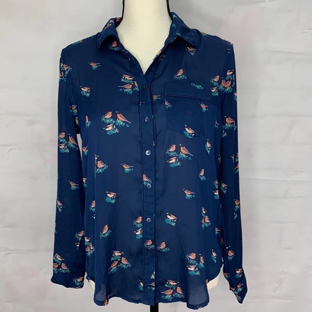 Liz Claiborne Womenβs Long Sleeve Button Down Novelty Blouseβ